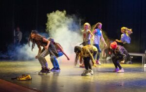 Lagu Hits Anak Ekskul Dance Tahun 2010-an, Pernah Nge-mix Lagu yang Mana?