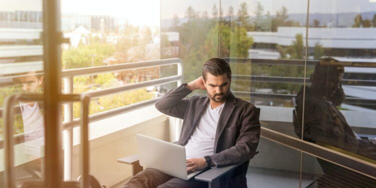 3 Alasan Pekerja Indonesia Terpaksa Punya Side Job terminal mojok.co