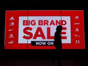Dear Pengiklan, Harga Terjangkau dalam Iklanmu Itu Maksudnya Berapa?