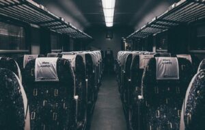 Tim Mendang-Mending: Surabaya-Jakarta PP Mending Naik Bus Atau Kereta Api?