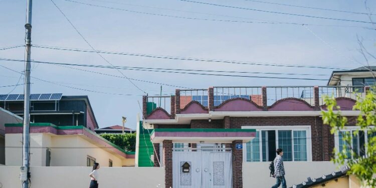 Transformasi Gongjin Hometown Cha-cha-cha dalam Kacamata Sosiologi Pedesaan terminal mojok