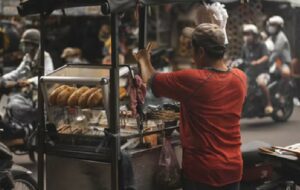 Menormalisasi Jajanan Kaki Lima yang Nggak Higienis Adalah Hal Goblok