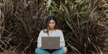 Tips Bagi Pejuang Skripsi biar Nggak Kehilangan File Kayak RM BTS terminal mojok