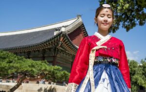 Warna-warni Hanbok, Pakaian Orang Korea yang Penuh Filosofi dan Elok