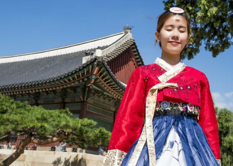 Warna-warni Hanbok, Pakaian Orang Korea yang Filosofis dan Elok terminal mojok
