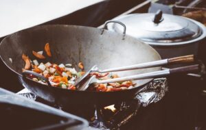 Kok Bisa sih Harga Minyak Goreng Naiknya Ugal-ugalan?