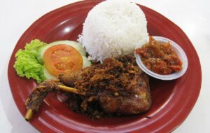 3 Ciri Bebek Goreng Surabaya yang Enak