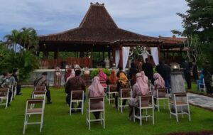 4 Benda Underrated yang Wajib Dibawa Pergi Kondangan