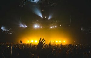 Rekomendasi Tempat Wisata yang Cocok untuk Konser BTS di Indonesia