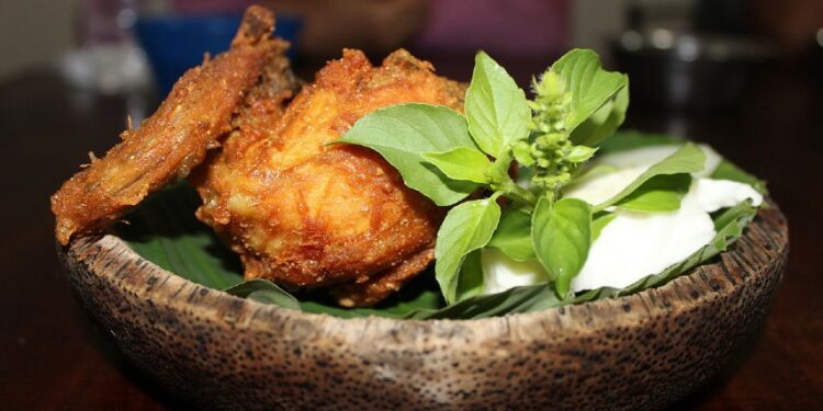 9 Rekomendasi Ayam Goreng Enak di Jogja terminal mojok