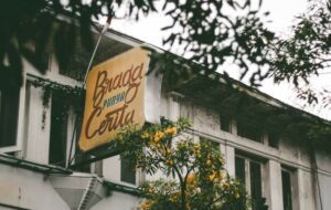 Braga Menjelang Kumuh, Julukan yang Pantas Disematkan pada Jalan Tertua di Bandung