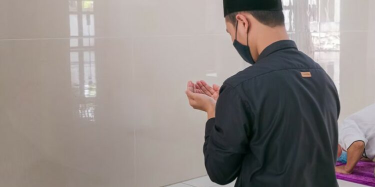 Membedah Alasan Adegan Doa di Sinetron Indonesia Selalu Dilakukan secara Islam terminal mojok