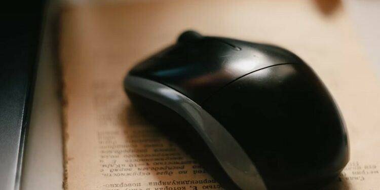 Mouse Kabel vs Mouse Wireless Mana yang Lebih Mantap terminal mojok