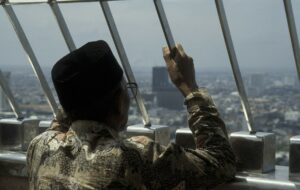 Perbedaan Kopiah Hitam, Putih, dan Bermotif dalam Penggunaannya Sehari-hari