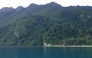 Pulau Seram yang Tak Ada Seram-seramnya