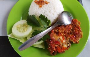 Sulitnya Mencari Ayam Geprek yang Enak di Kota Padang