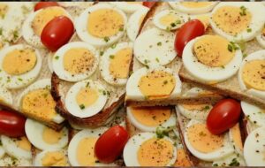 3 Cara Makan Telur dan Gorengan meski Harga Telur dan Minyak Nggak Ngotak