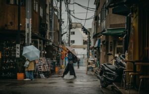 Mendirikan Minimarket di Area Pasar Tradisional Itu Maksudnya Apa Sih?