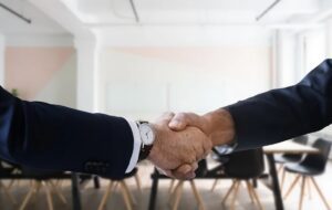 3 Alasan Pas Udah Dapat Kerja, Malah Dapat Undangan Interview