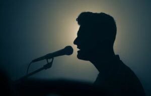 10 Lagu Bahasa Inggris dengan Lirik yang Mudah Dihafal dan Dinyanyikan