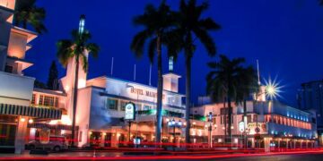 10 Oleh-oleh Khas Surabaya selain Sambal Bu Rudy dan Kaos Cak Cuk Terminal Mojok