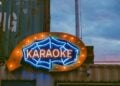 15 Lagu Bahasa Inggris yang Asyik Buat Karaoke Rame-rame Terminal Mojok