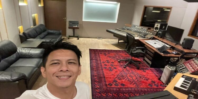 4 Alasan Ariel Selalu Terlihat Keren