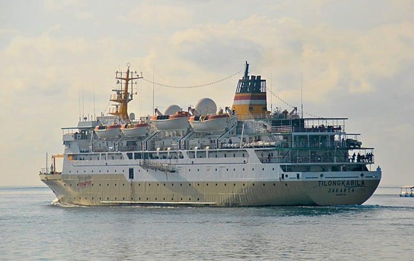 5 Hal Menarik Saat Naik Kapal Pelni dari Baubau ke Makassar terminal mojok.co