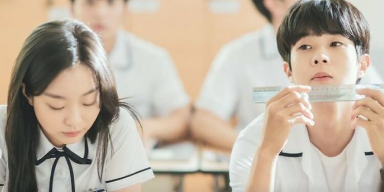 6 Alasan Our Beloved Summer Wajib Kamu Tonton Terminal Mojok.co