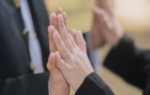 Panggilan Sayang dalam Bahasa Jawa buat Pasangan selain Mas dan Dhik