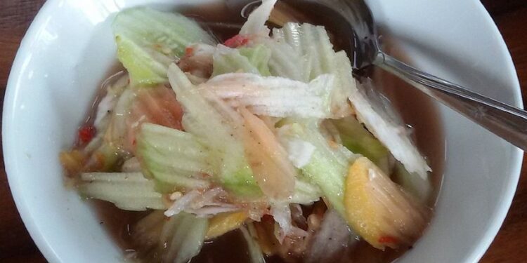 Rujak Kuah Pindang, Kuliner Khas Bali yang Jarang dilirik Pelancong Terminal Mojok