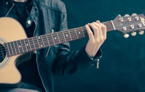 Membedah Lirik Lagu Bujangan yang Kurang Mashok