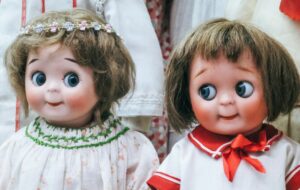 Bagaimana Cara Adopsi Spirit Doll? Ini 7 Aturan Mainnya