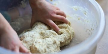 Roti Gembong: Lawan Berat Bakpia dalam Pertarungan Oleh-oleh Jogja