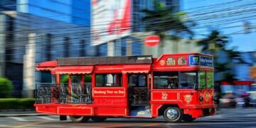 Bandros, Bus Wisata yang Perlu Dicoba Saat Berkunjung ke Bandung