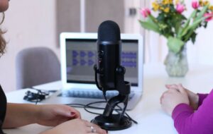 5 Rekomendasi Podcast untuk Kesehatan Mental
