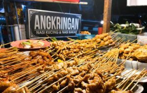 4 Dosa Tersembunyi Penjual Angkringan yang Tidak Disadari Pelanggan