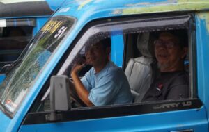 Kasta Tempat Duduk di Angkot yang Perlu Kamu Coba