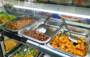 10 Daftar Makanan Terlaris yang Ada di Warteg   