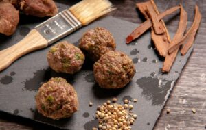 Menentukan Tipe Bakso Goreng yang Paling Pas untuk Topping Mi Ayam