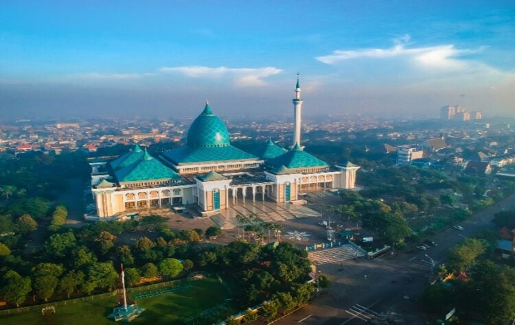 5 Provinsi di Indonesia dengan Jumlah Masjid Terbanyak