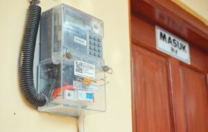 Seni Bertahan Hidup dengan Listrik 450 Watt