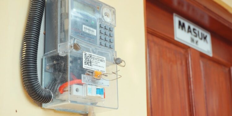 Seni Bertahan Hidup dengan Listrik 450 Watt Terminal Mojok.co