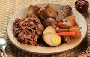 7 Dosa dan Larangan Saat Makan Gudeg