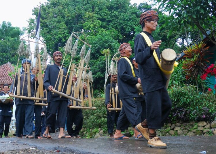 15 Istilah Bahasa Sunda Yang Sering Digunakan Sehari-hari