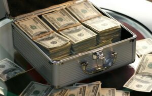 5 Hal Nggak Enaknya Jadi Orang Berstatus Crazy Rich