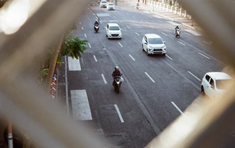 6 Jalan Nggak Rata di Surabaya yang Paling Parah
