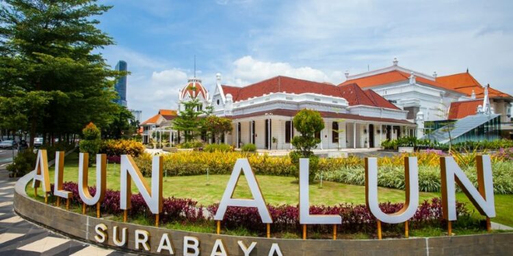 Alun-alun Surabaya, Tempat Wisata Baru yang Menarik untuk Dikunjungi