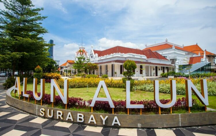 Alun-alun Surabaya, Tempat Wisata Baru yang Menarik untuk Dikunjungi