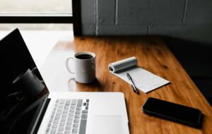 Content Writer: Kualifikasi yang Harus Dimiliki dan Tips Dapat Kerja dalam Bidang Ini